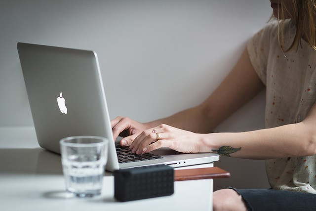 Work-From-Home Productivity Guide: Manage Time and Output Independently