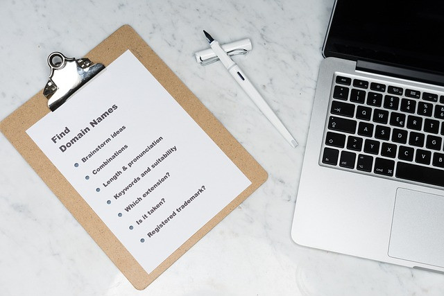 Domain vs Hosting: Roles, Setup Steps, and Common Mistakes