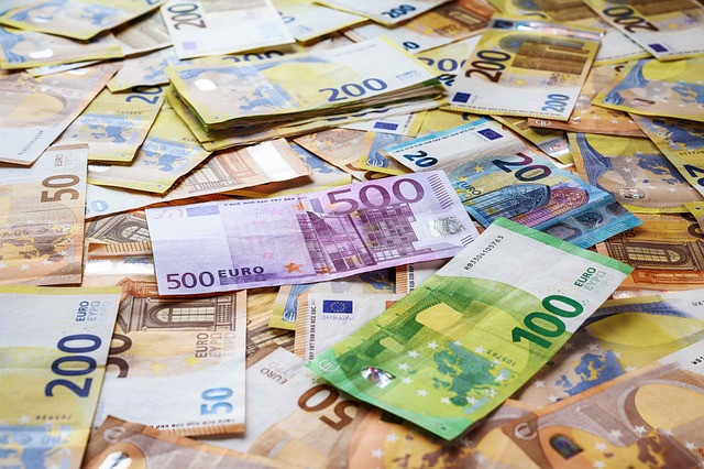 How Investing Works: Capital Growth, Returns & Compounding Explained