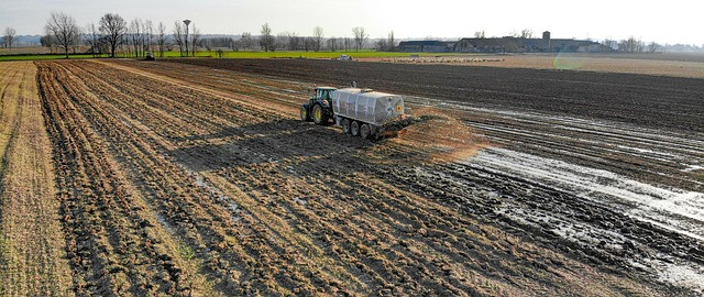 How to Use a Fertilizer Calculator for Crop‑Specific Nutrient Requirements