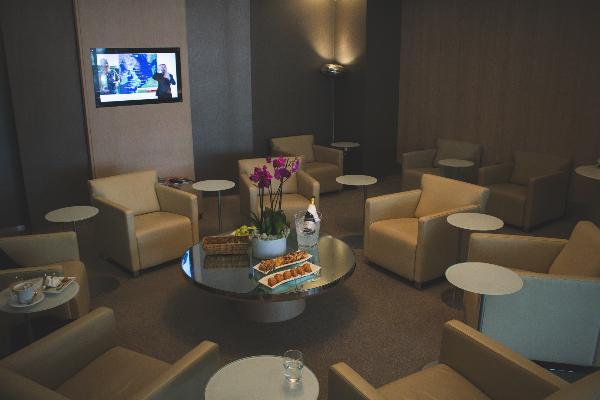 Best Airport Lounges in the World: Access, Amenities, and How to Choose