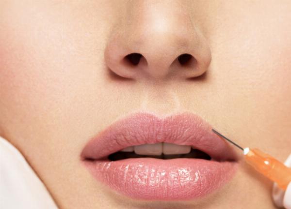 Botox Lip Flip in Dubai: How It Creates Fuller-Looking Lips Safely