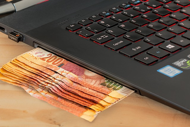 Making Money Online Myths: Real Expectations and Practical Steps