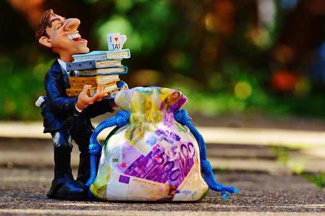 Practical Income Tax Calculator Guide for Salaried Employees — New Tax Regime (India)
