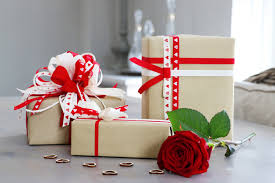 How to Choose Gift Packing Services in the UK: Costs, Options & Best Practices