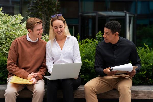 College to Career Roadmap: A Step-by-Step Guide to Launching Your Professional Life