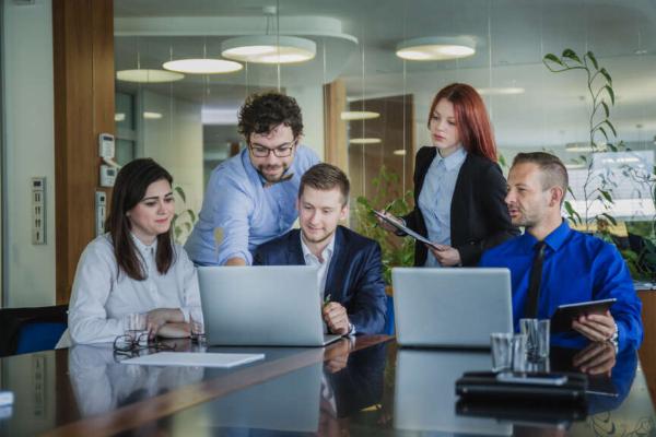 Team Lead vs Manager: Clear Differences, Responsibilities, and Career Paths