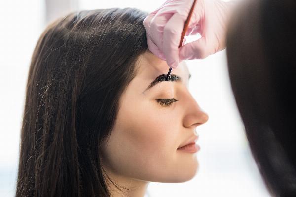 Best Riyadh Eyebrow Treatments: Complete Guide to Shaping, Tinting, and Microblading