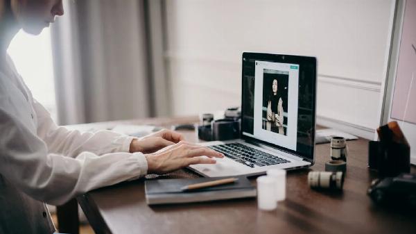 How to Choose Payroll Services in Lebanon: Compliance, Costs, and Checklist