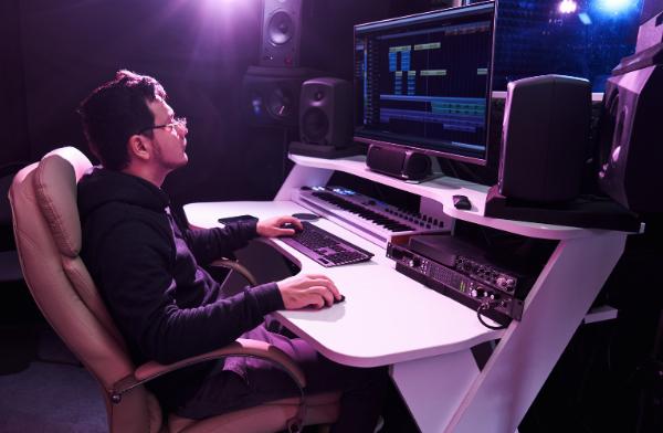 11 Must-Know Music Video Editor Tools for Editing, Color, Audio and VFX
