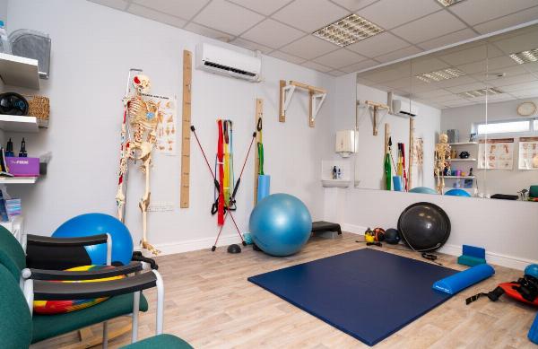 Professional Physiotherapy Services in Bandra: Personalised Treatment Plans