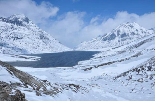 Sela Pass Temperature Guide: Seasonal Averages, Forecasts, and Safety