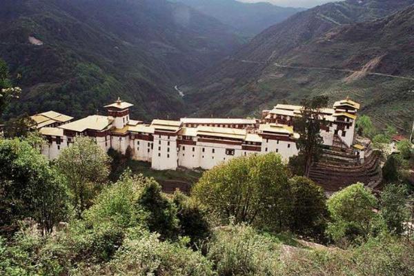 How to Reach Dirang: Best Routes, Transport Options & Practical Checklist