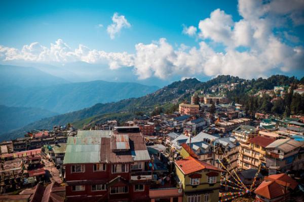 How to Reach Darjeeling from Delhi: A Complete Guide