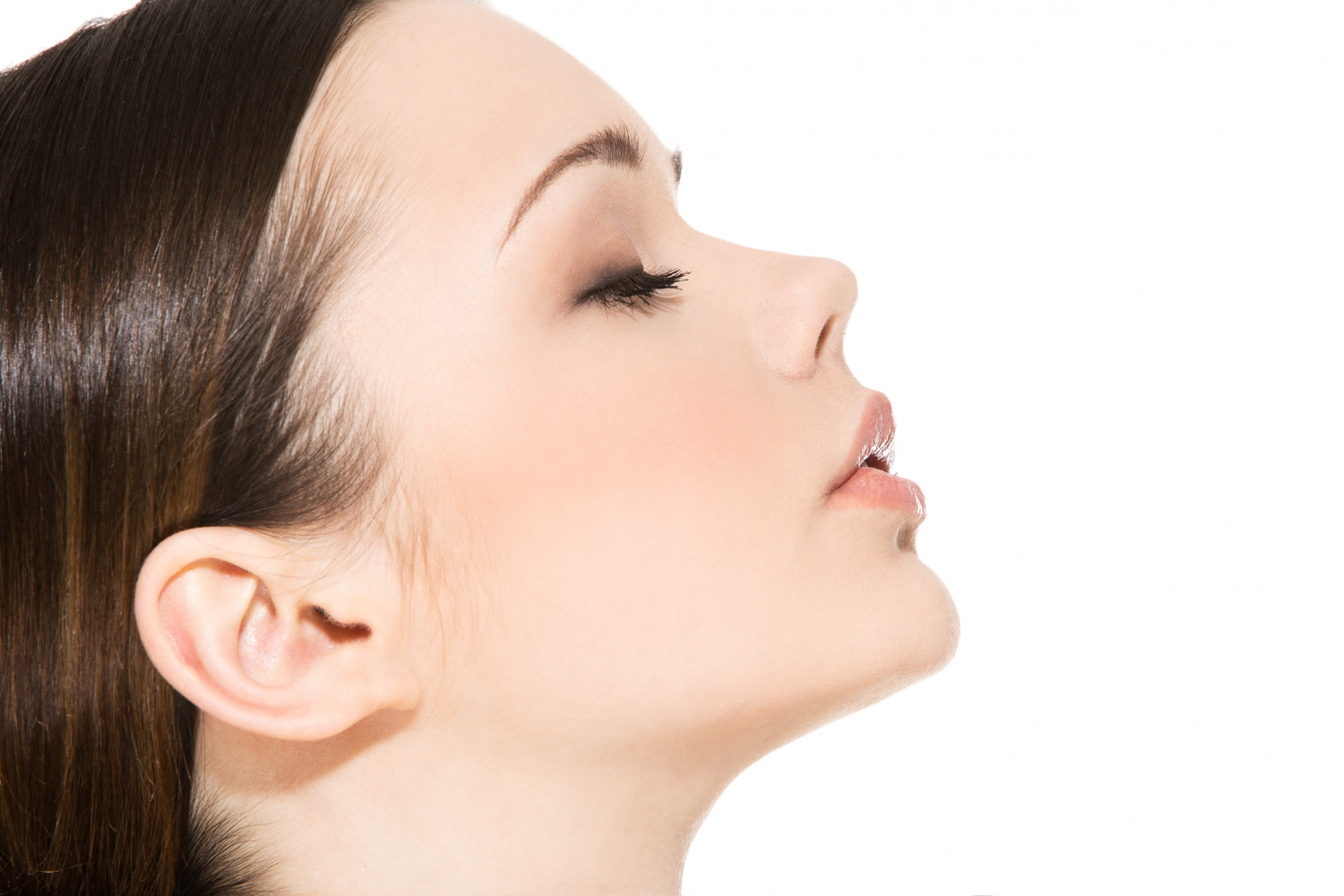 Exploring the Best Double Chin Removal Options in Dubai for a Sculpted Jawline