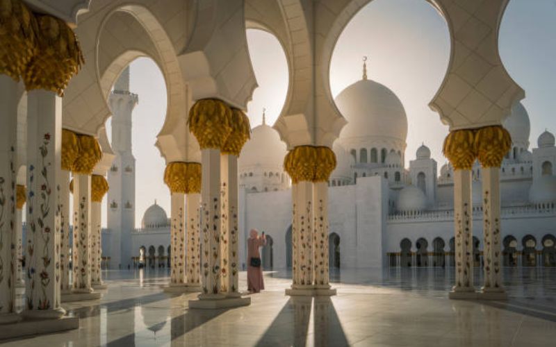 Top 10 Landmarks You Can&rsquo;t Miss in Abu Dhabi