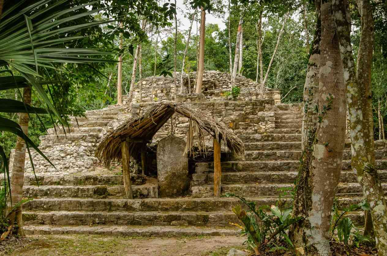 Uncovering Honeymoon Spots in Cancun for Couples