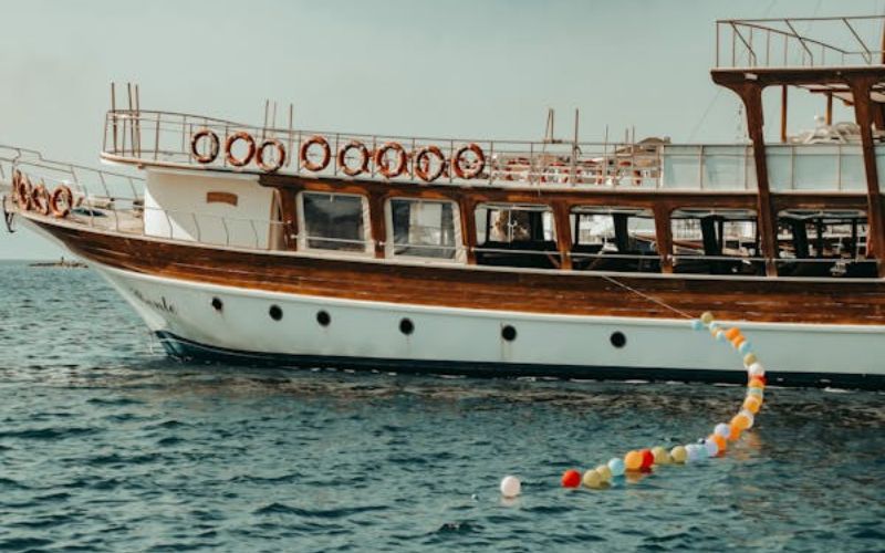 Dubai&rsquo;s Best Boat Tours and Yacht Experiences