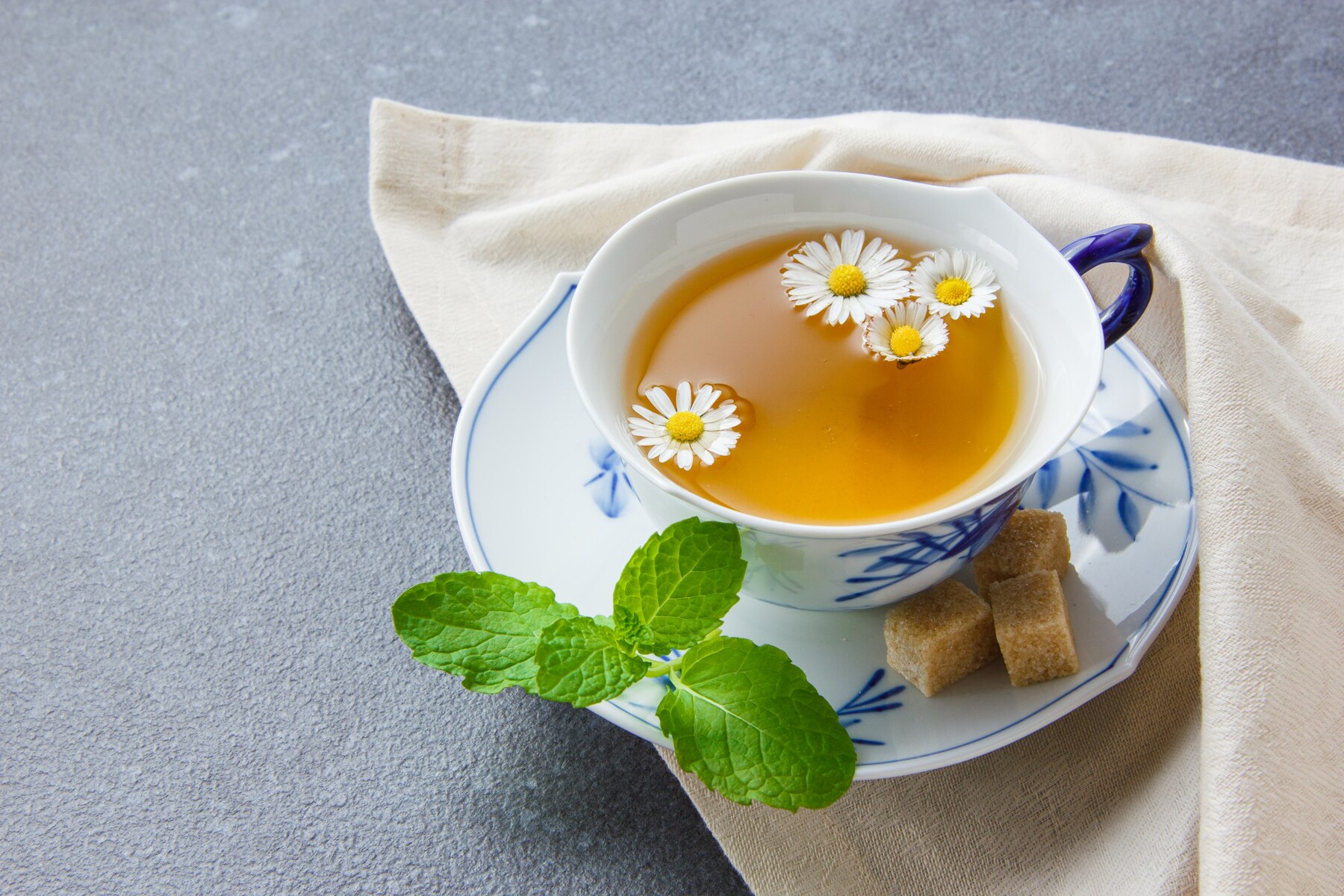 PCOS Tea: 7 Herbal Teas That Support Hormonal Balance