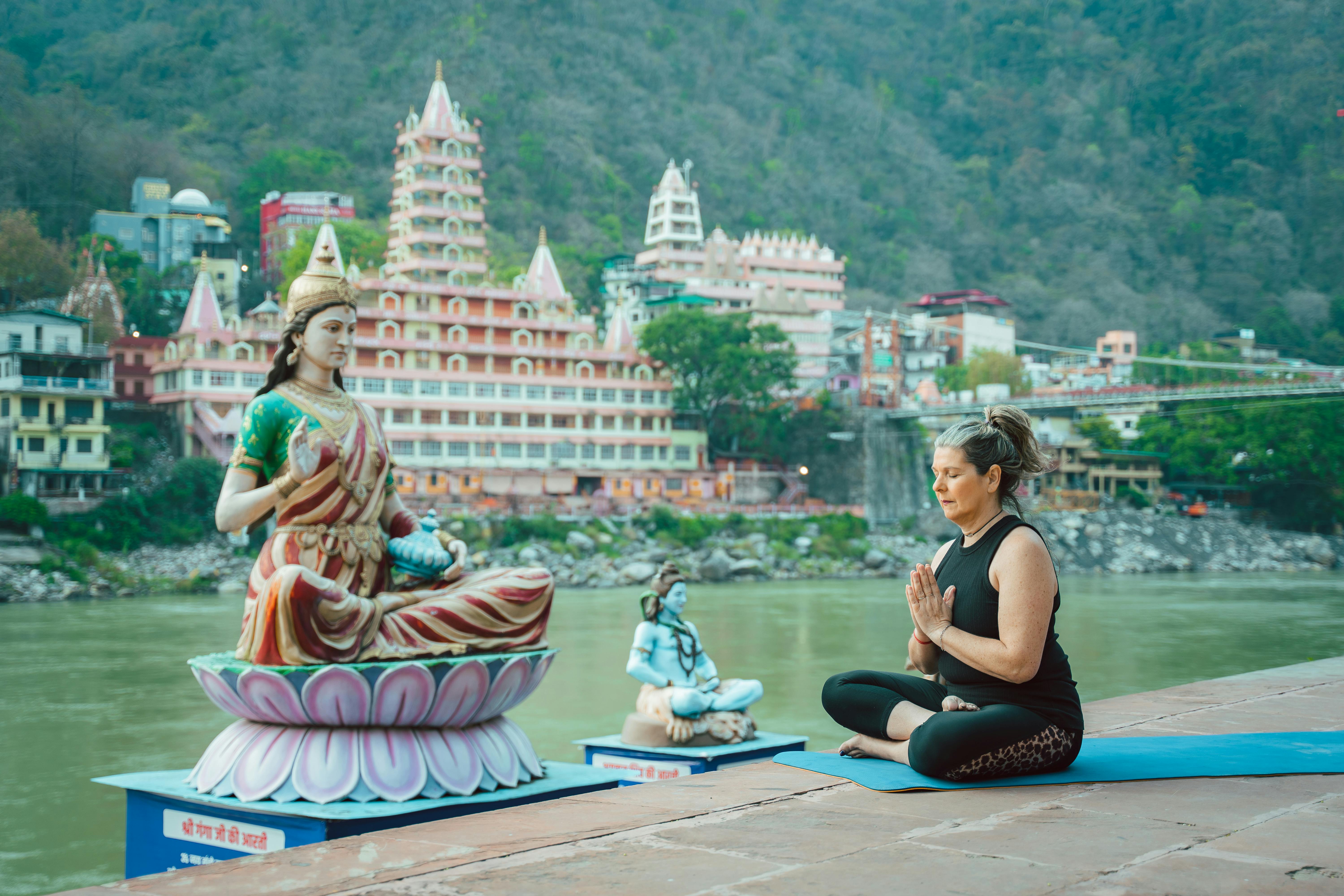 7 Sacred Ghats & Temples You Can&rsquo;t Miss in Rishikesh