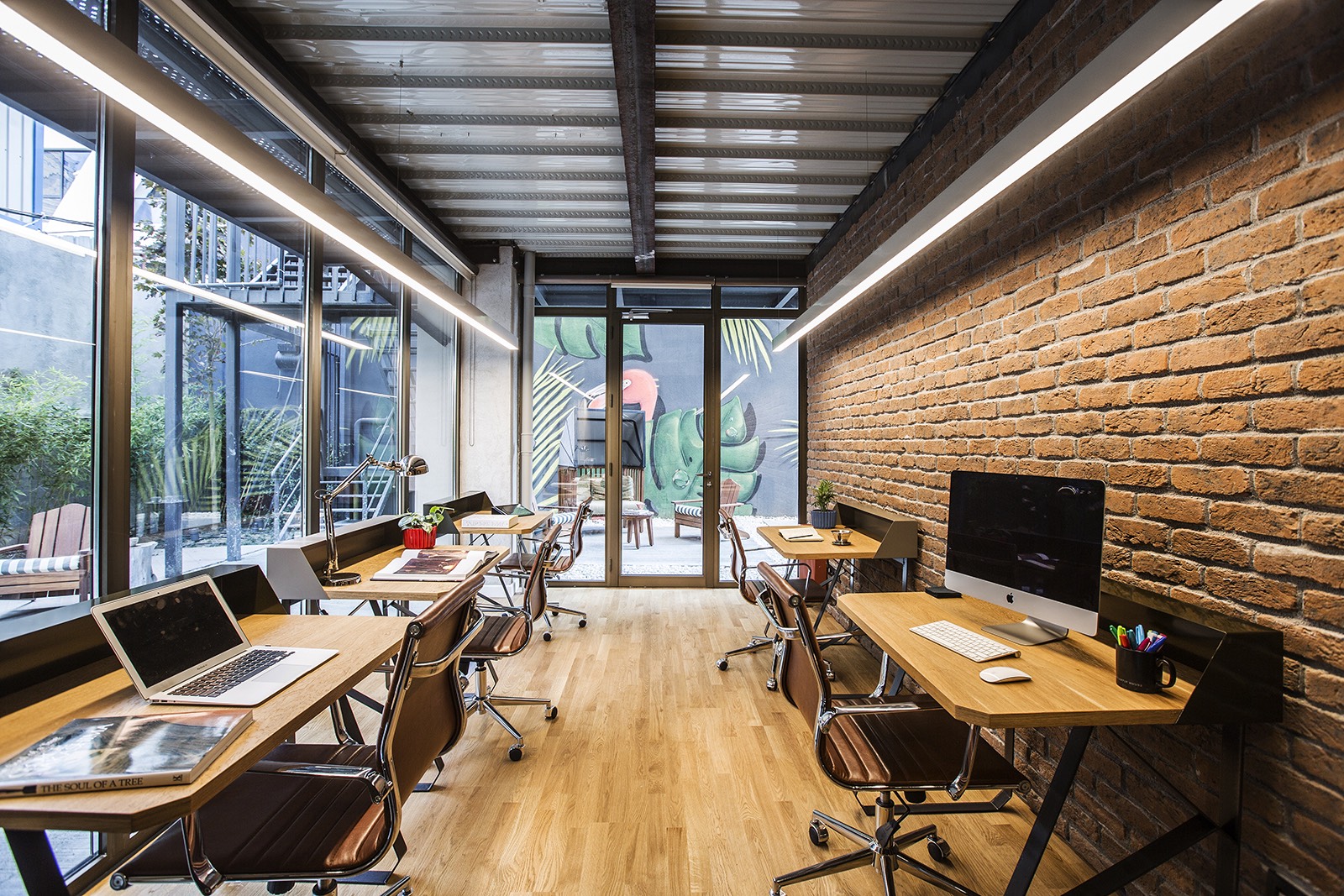 Regus Group Companies and the Evolution of the Netherlands Co-Working Space Market: Strategies, Innovations, and Emerging Trends