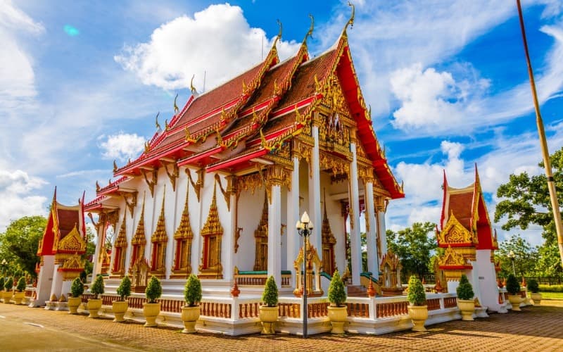 A Glimpse into Tradition &ndash; My Visit to a Local Temple in Phuket
