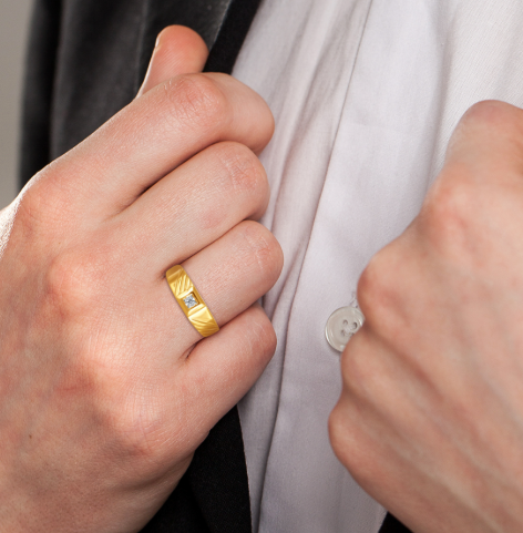 Men&rsquo;s Must-Have: Lightweight Gold Rings from Everlite Senco