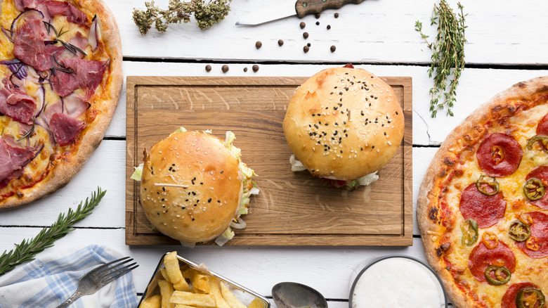 Why Pizza and Burgers Are the World&rsquo;s Favorite Comfort Foods