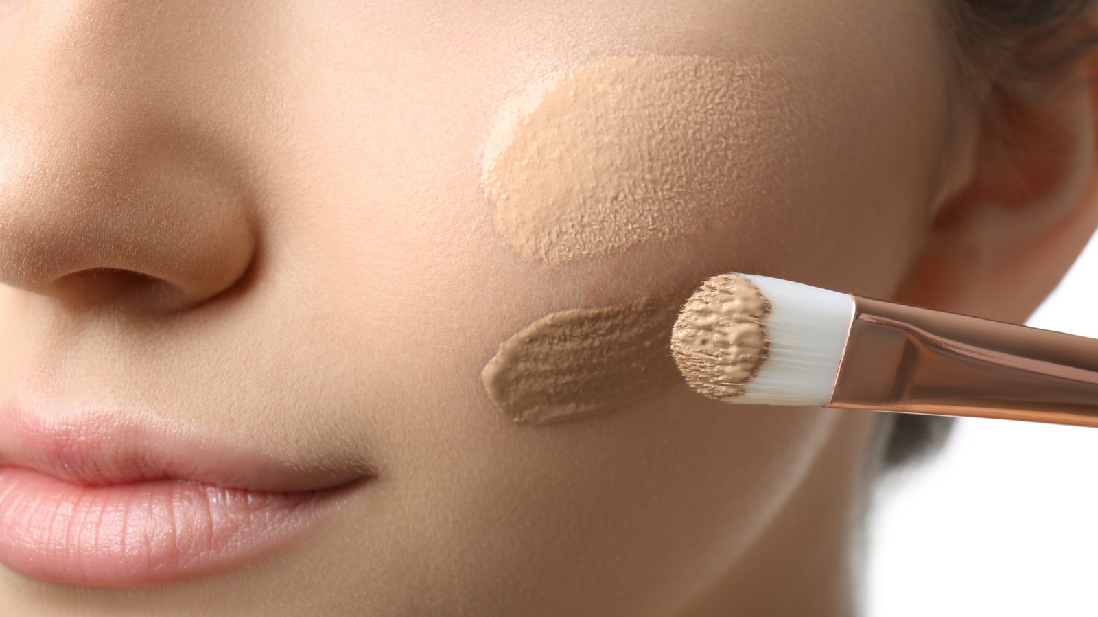 What Is Foundation Makeup? A Beginner&rsquo;s Guide
