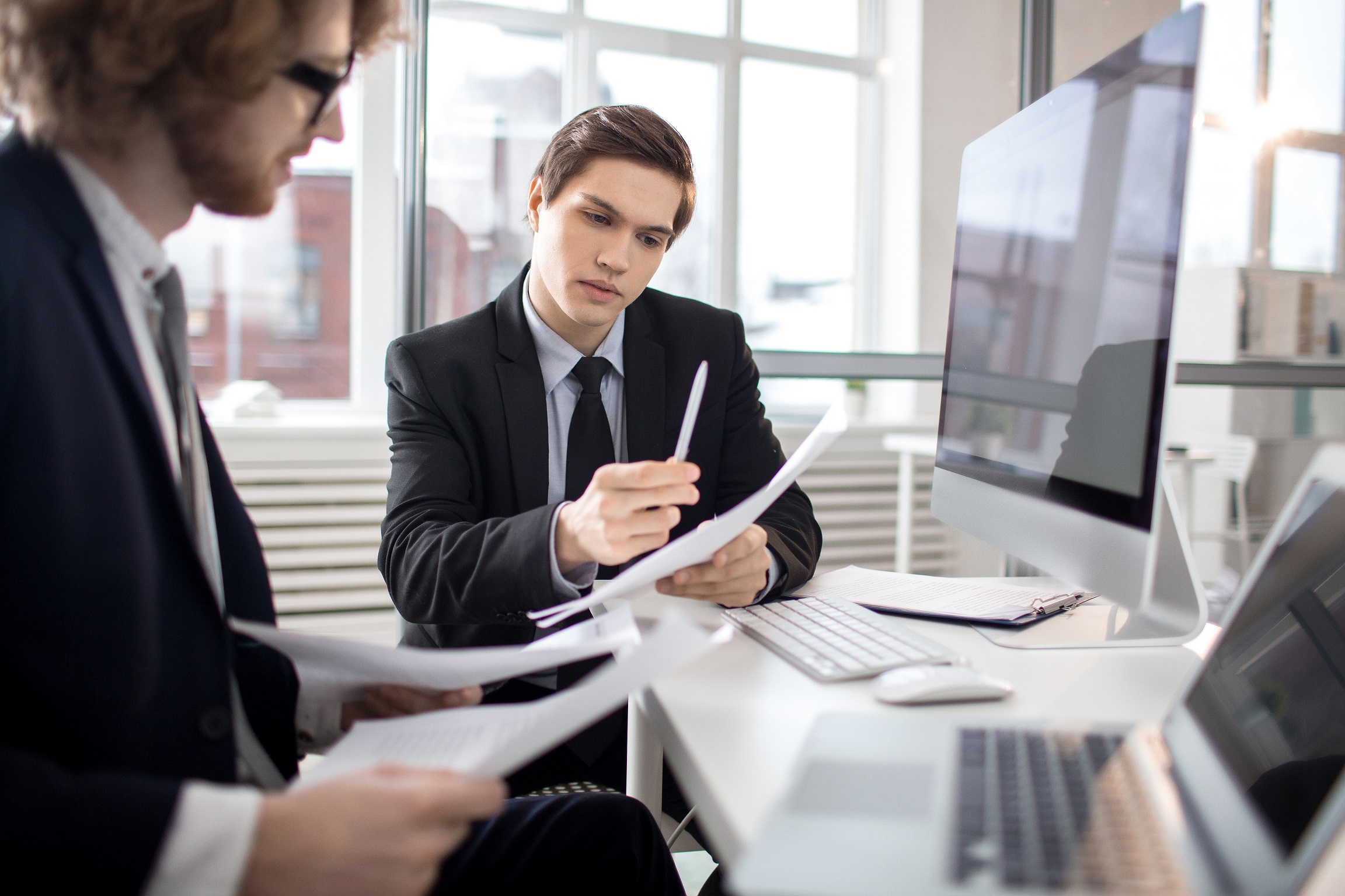 How Hiring a Commercial Lawyer Early Saves Your Business Money: Practical Guide
