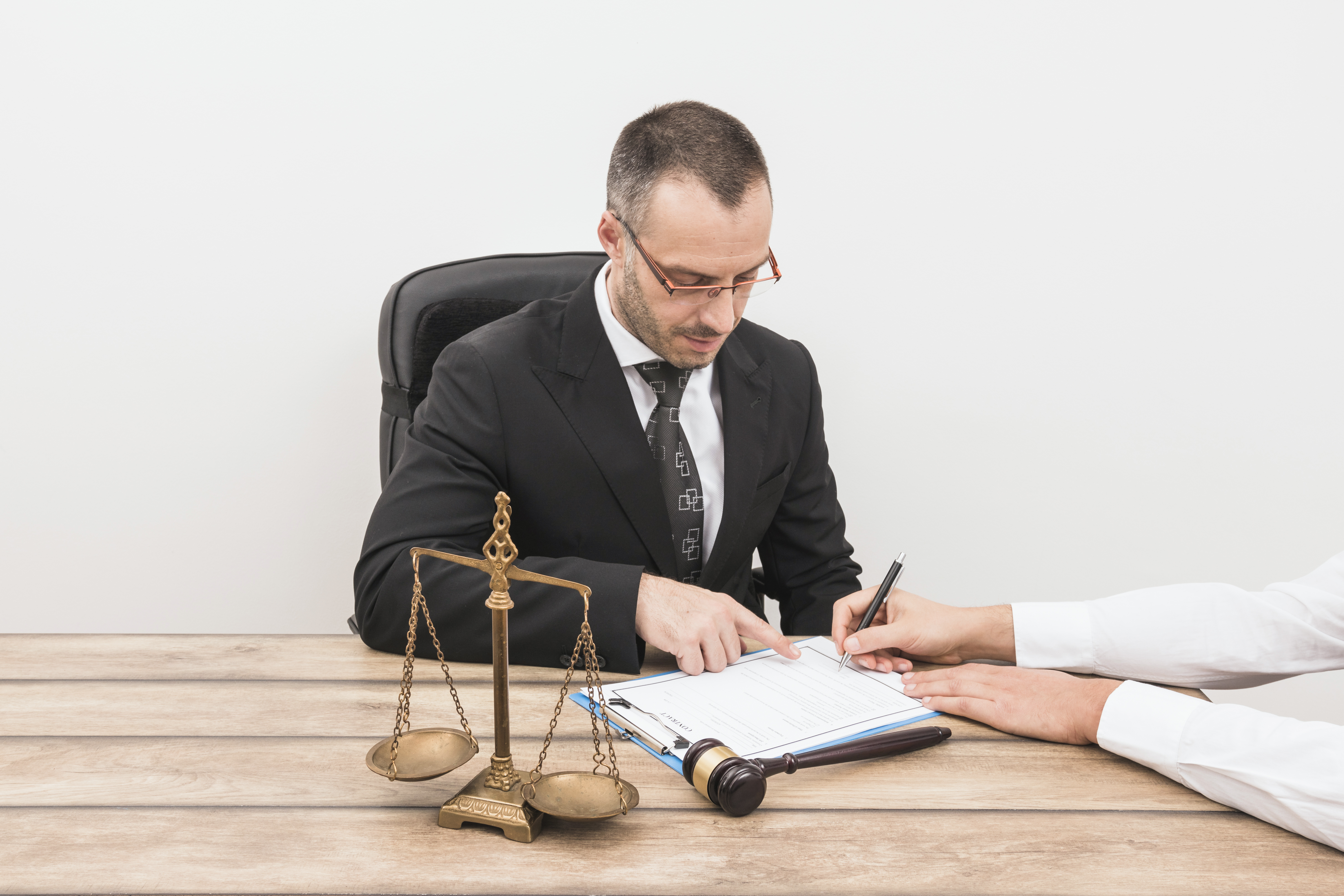 How a Construction Defect Attorney Builds Your Legal Defense: Practical Steps & Checklist