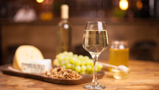 Food and Wine Pairing Guide: Match Flavour, Menu, and Ambiance with Purpose