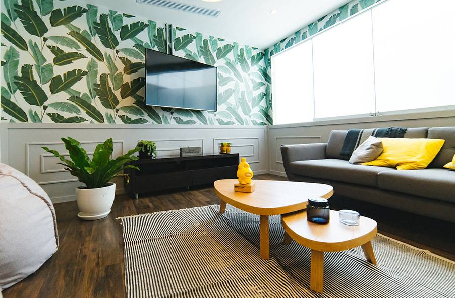 Acrylic vs Latex Paint: Which Is Better for Interior Walls?