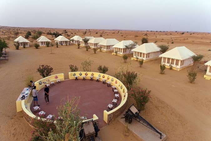 Luxury Camp or Traditional Jaisalmer Desert Camp? Here&rsquo;s How to Choose the Best Stay for You