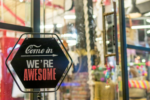 How Signage Companies NYC Improve Foot Traffic and Sales
