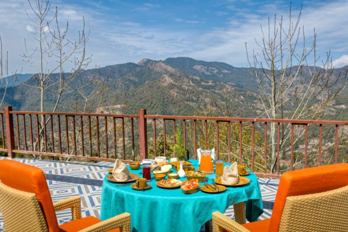 Luxury Resort in Mukteshwar: Your Gateway to Himalayan Serenity and Premium Comfort