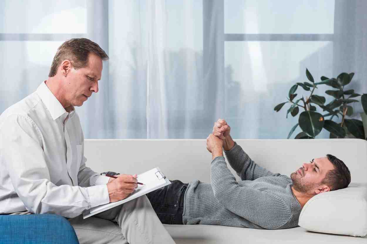 How do I find a good psychiatrist for bipolar treatment in Lucknow?