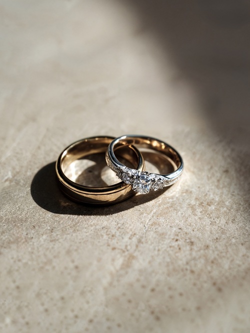 How to Choose the Perfect 3 Diamond Wedding Ring for Your Special Day