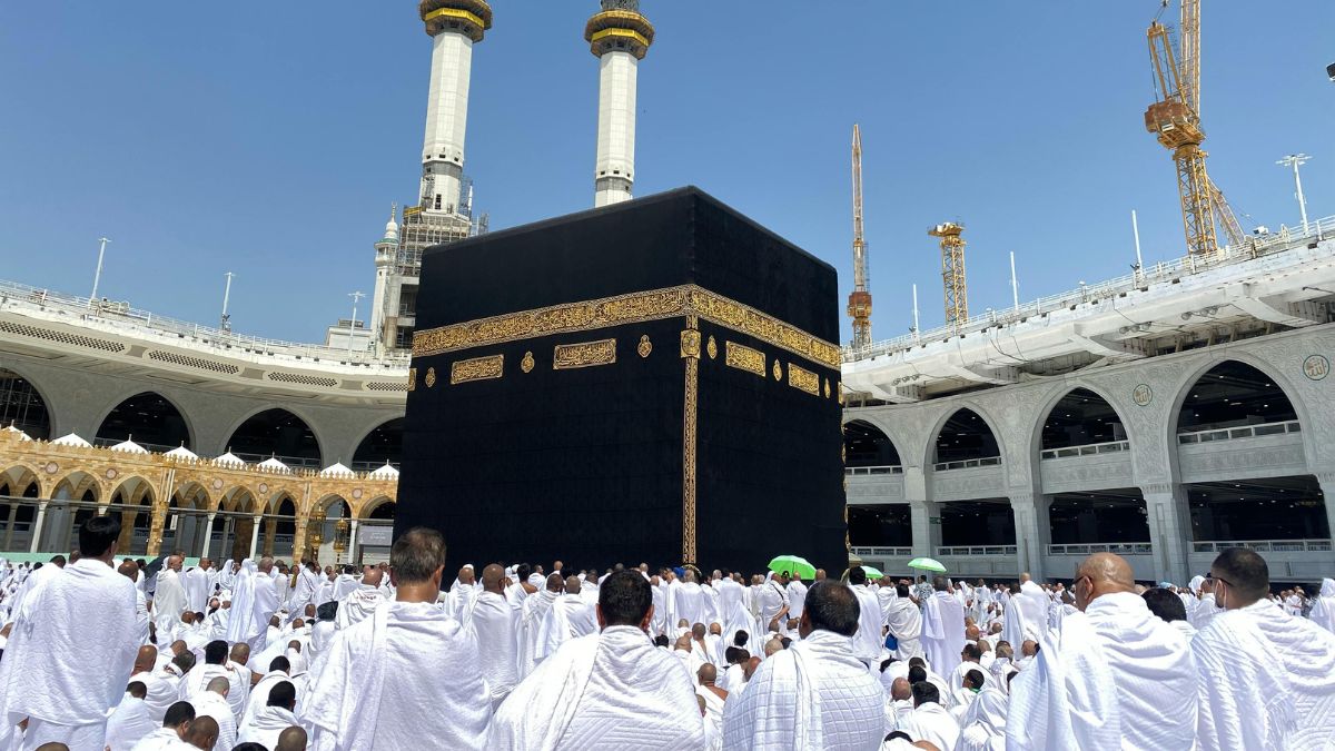 Things to Consider Before Booking Umrah Packages from UK