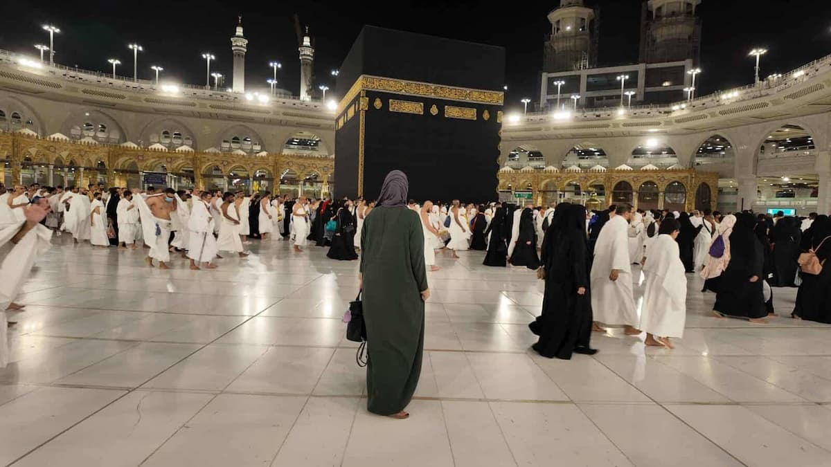 Which Umrah Packages London Include Direct Flights to Jeddah?