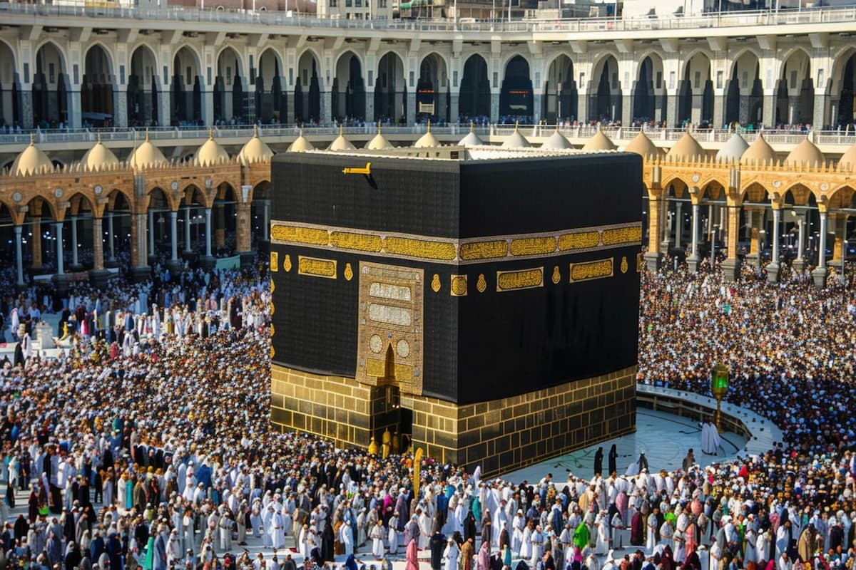 What Are Easter Umrah Packages and Why Should You Book Early?