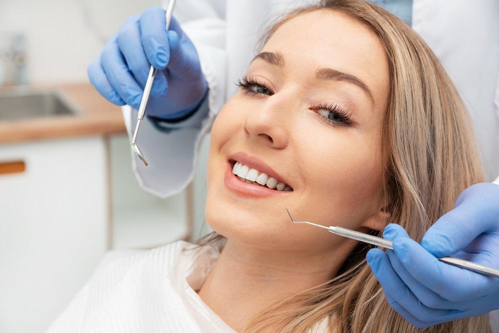 Professional Teeth Whitening vs. At-Home Kits: Which Is Better?