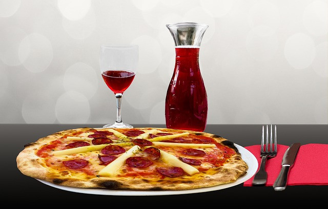 How Custom Pizza Boxes Help You Stand Out in a Competitive Food Market